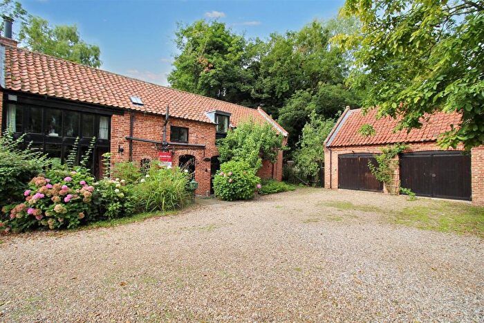 4 Bedroom End Of Terrace House For Sale In Dunkirk, Aylsham, NR11