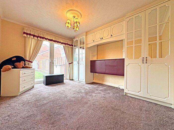 2 Bedroom Bungalow For Sale In Brookfield Way, Tipton, DY4