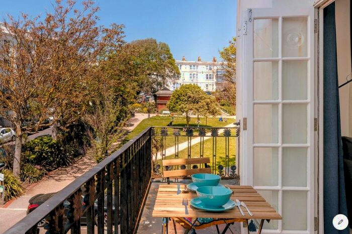 1 Bedroom Flat To Rent In Norfolk Square, Brighton, BN1