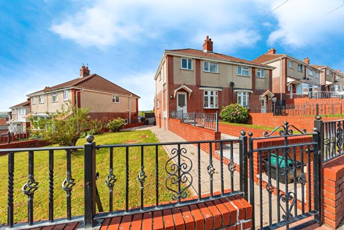 3 Bedroom Semi-Detached House For Sale In Garden Suburbs, Trimsaran, Kidwelly, Carmarthenshire, SA17