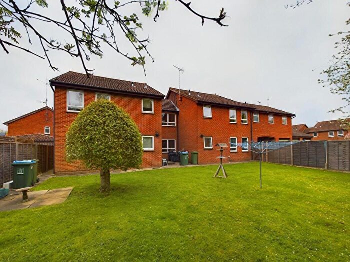 Studio For Sale In Meadow Close, The Coppice, Aylesbury, HP20