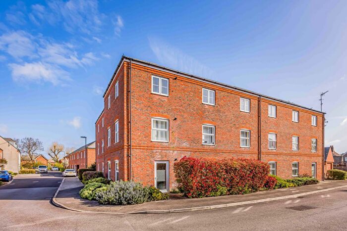 2 Bedroom Flat For Sale In The Halt, Hambrook, Chichester, PO18