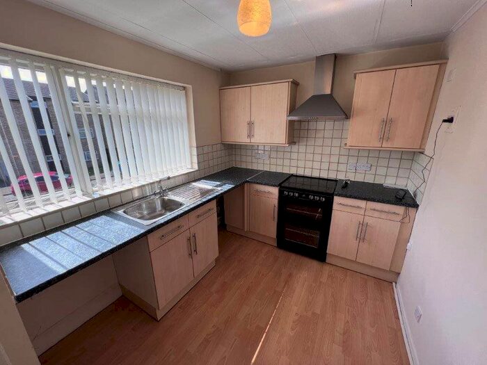 2 Bedroom Flat To Rent In Hotoft Road, Humberstone, Leicester, LE5