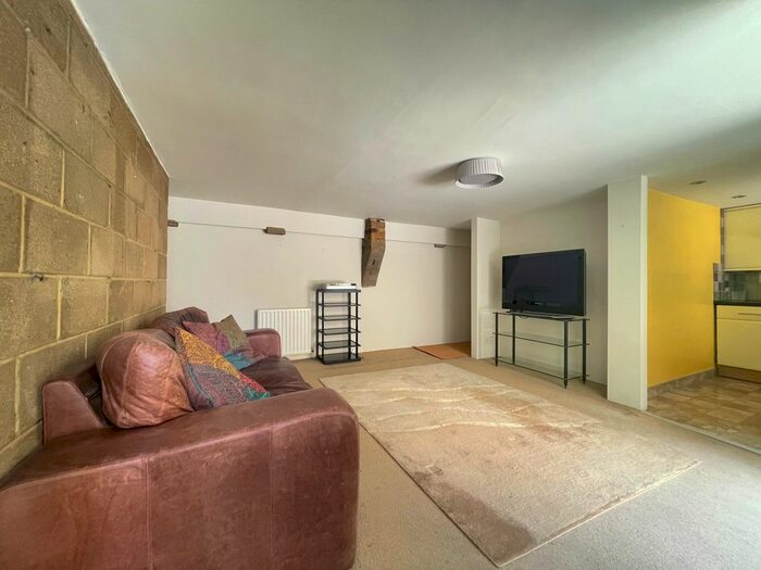 1 Bedroom Flat To Rent In Gypsy Road, Crystal Palace, SE27