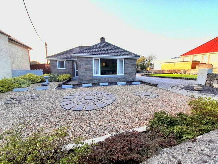 3 Bedroom Bungalow For Sale In North Road, Whitemoor, PL26