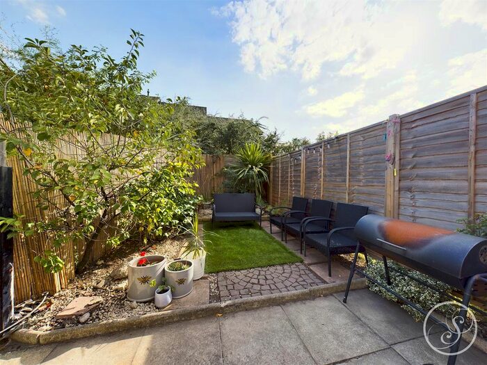 2 Bedroom Terraced House To Rent In Grange Road, Hunslet, Leeds, LS10