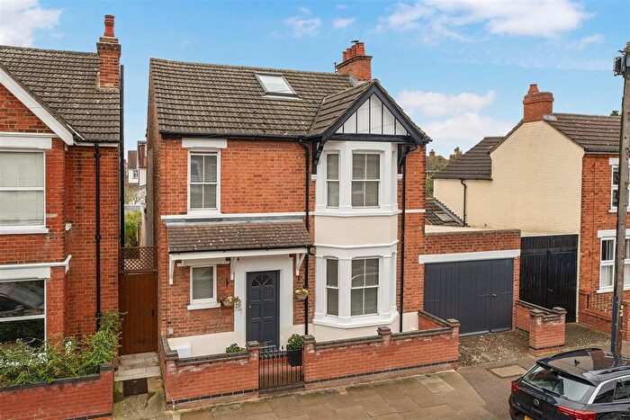 3 Bedroom Detached House For Sale In George Street, Bedford, MK40