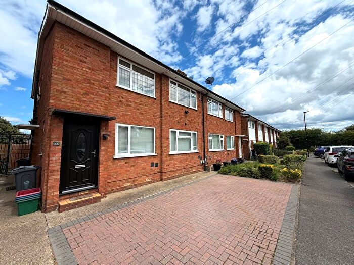 3 Bedroom Maisonette For Sale In Marriott Close, Bedfont, Feltham, TW14