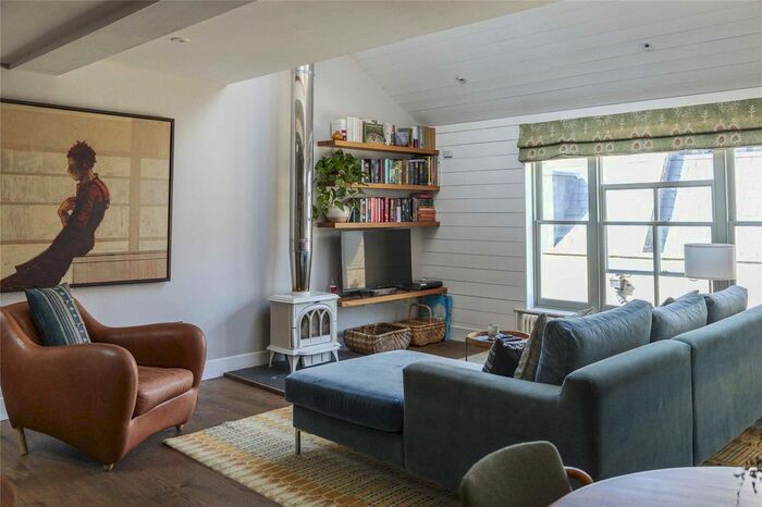 3 Bedroom Terraced House To Rent In Wellington Close, Notting Hill, W11