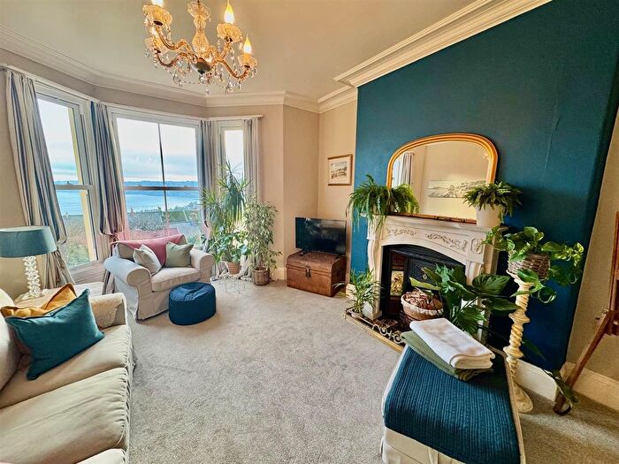 1 Bedroom Flat For Sale In Castle Road, Scarborough, YO11