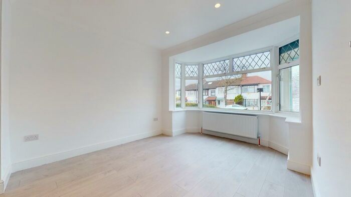 3 Bedroom Ground Flat To Rent In Turner Road, HA8