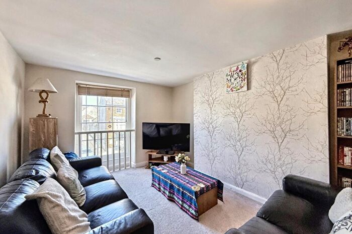 2 Bedroom Flat For Sale In Bridport, DT6