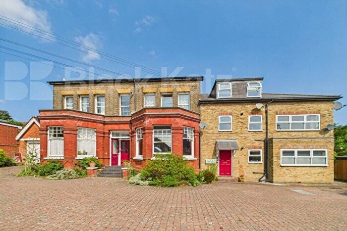 2 Bedroom Flat To Rent In Bulwer Road, New Barnet, EN5