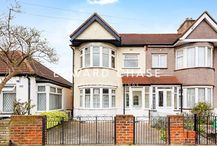 4 Bedroom End Of Terrace House To Rent In Birkbeck Road, Ilford, IG2
