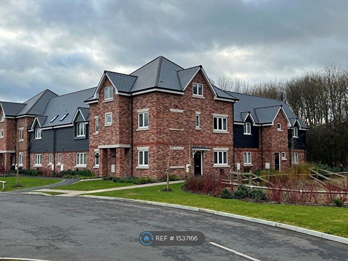 2 Bedroom Flat To Rent In Humphrey Place, Chichester, PO19