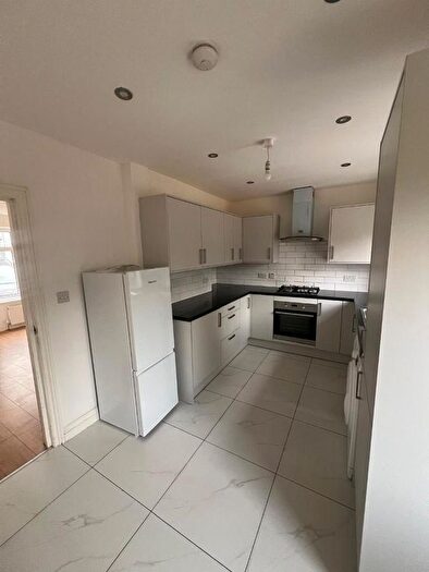 4 Bedroom Detached House To Rent In Orchard Road, Dagenham, Essex, London, RM10