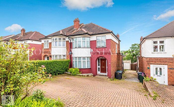 3 Bedroom House To Rent In Brookside South, Barnet, Southgate / Barnet Border, EN4