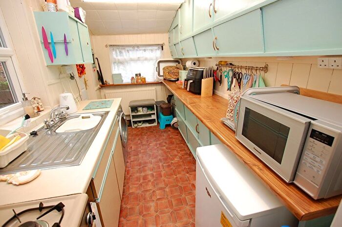 3 Bedroom Terraced House For Sale In Oaken Clough Terrace, Ashton-Under-Lyne, Greater Manchester, OL7