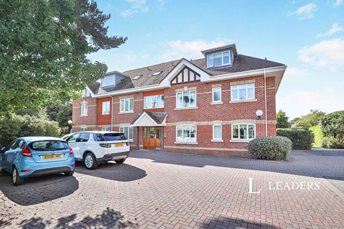 2 Bedroom Flat To Rent In Berrington, Becton Lane, BH25