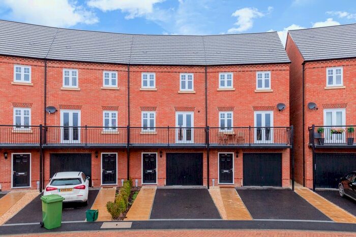 4 Bedroom Town House To Rent In Massey Road, Grove, Wantage, OX12