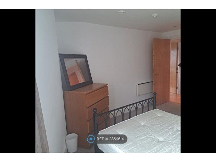 1 Bedroom Flat To Rent In Mcclintock House, Leeds, LS10