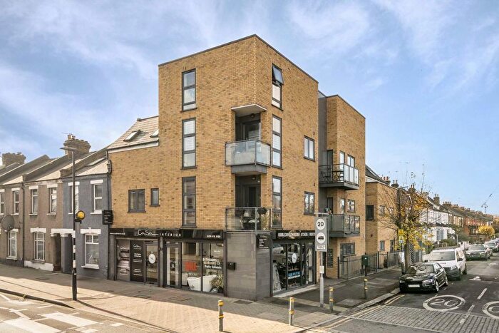 1 Bedroom Flat To Rent In South Park Road, London, SW19