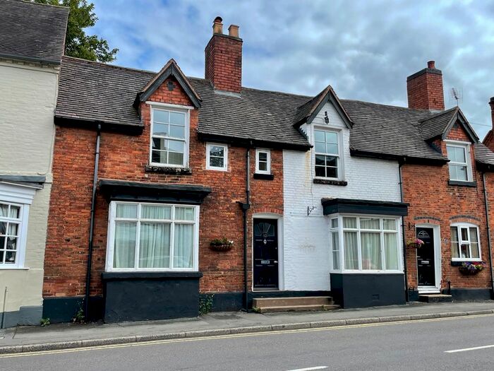 3 Bedroom Property To Rent In Coventry Road, Coleshill, West Midlands, B46