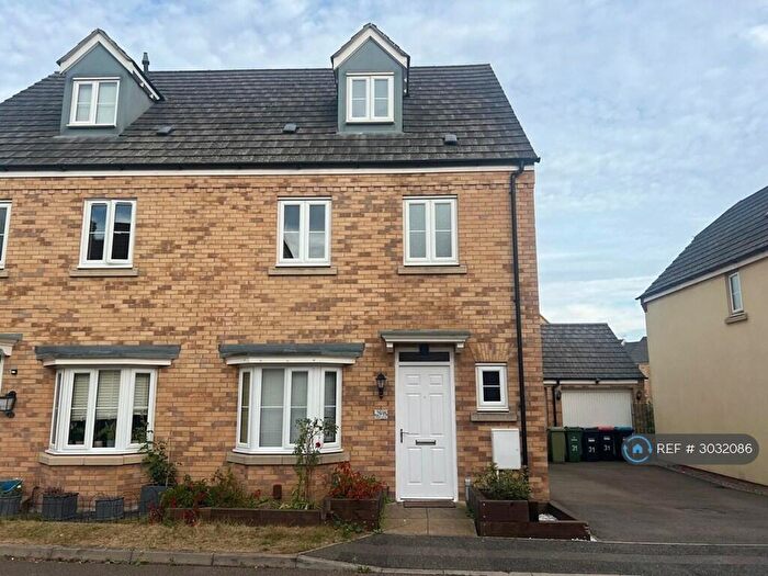 4 Bedroom Semi-Detached House To Rent In Temple Crescent, Milton Keynes, MK4