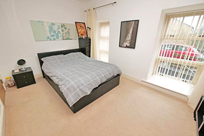 1 Bedroom Apartment For Sale In Woodlands Mill, Steeton, BD20