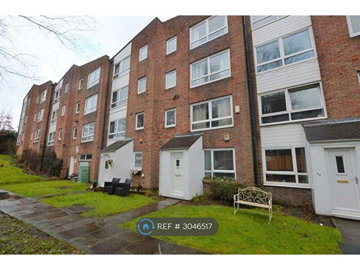 1 Bedroom Flat To Rent In Bamford Court, Rochdale, OL11