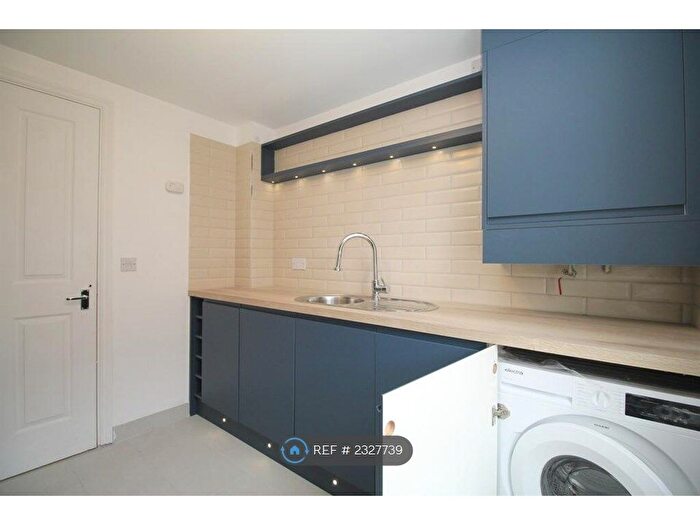 2 Bedroom Flat To Rent In Bradgate Close, Sileby, Loughborough, LE12
