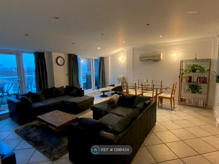 2 Bedroom Flat To Rent In Bridgegate House, London, SE1