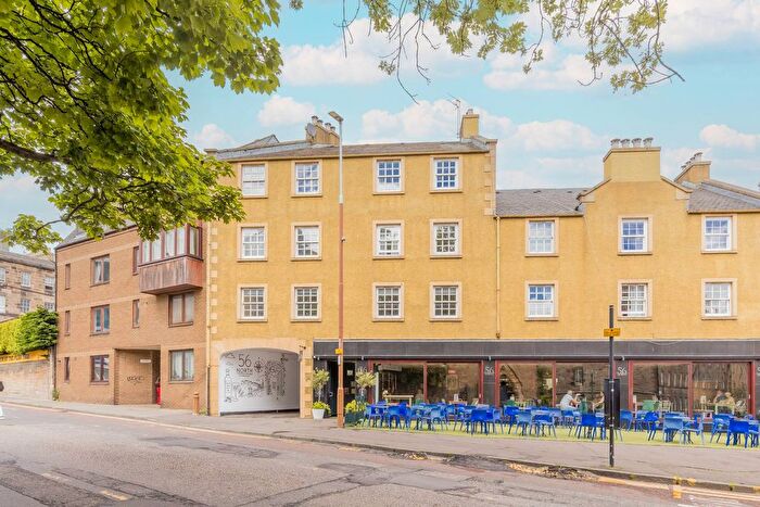 3 Bedroom Flat For Sale In / Windmill Close, Edinburgh, EH8