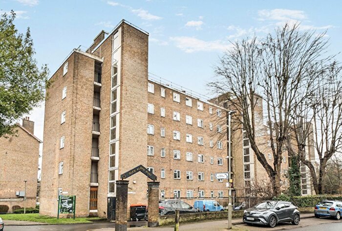 3 Bedroom Flat For Sale In Chobham Gardens, London, SW19