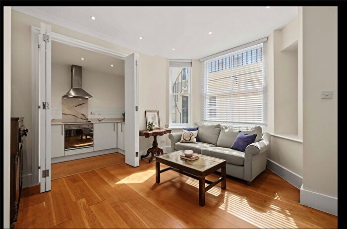 1 Bedroom Property For Sale In Queens Gate Place, South Kensington, SW7