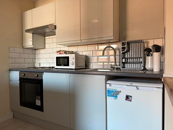 1 Bedroom Flat To Rent In Griffin Court, Griffin Way, Bookham, Leatherhead, KT23