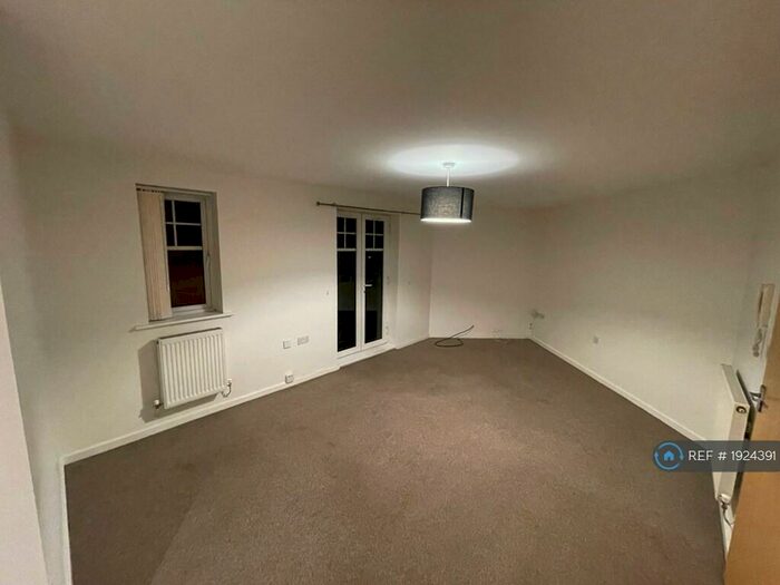 2 Bedroom Flat To Rent In Ovett Gardens, Gateshead, NE8