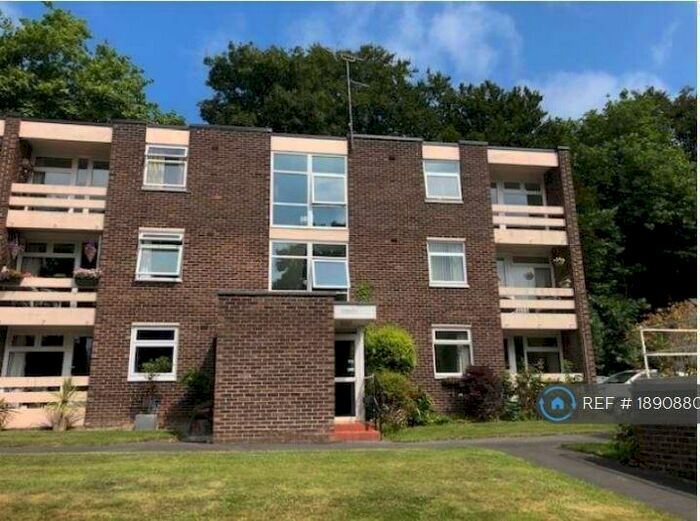 2 Bedroom Flat To Rent In Eversley Park, Oxton, CH43