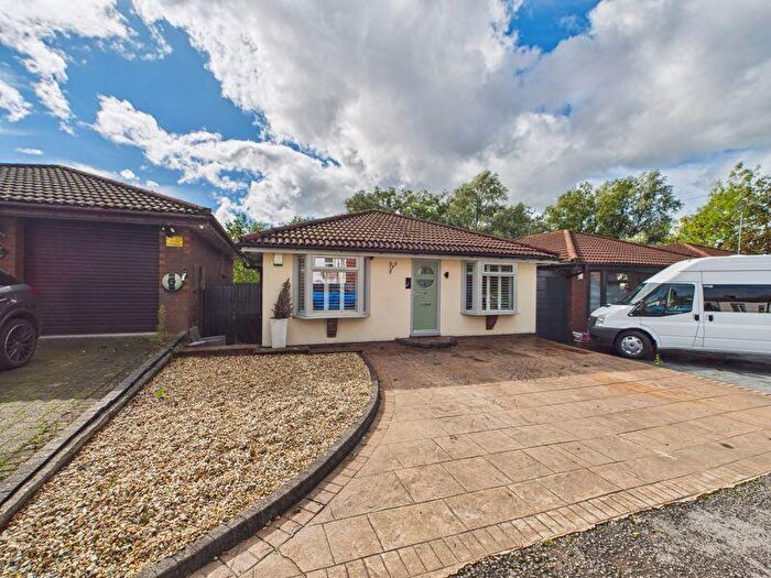 5 Bedroom Detached House For Sale In Davids Farm Close, Niddleton, Manchester, M24