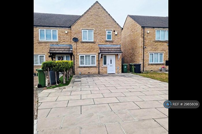 3 Bedroom End Of Terrace House To Rent In Warrenfield Court, Huddersfield, HD2