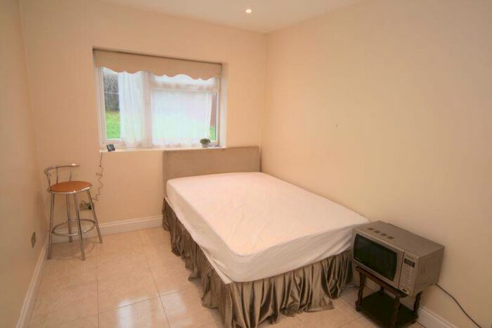 Studio To Rent In Carlton Avenue, Harrow, HA3