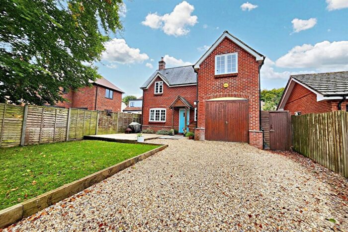 3 Bedroom Detached House For Sale In Spetisbury, DT11