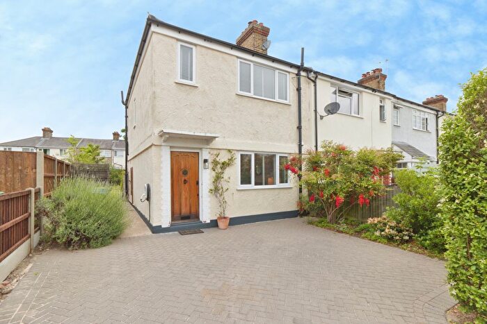 3 Bedroom Semi-detached House For Sale In Flamsteed Road, London, SE7