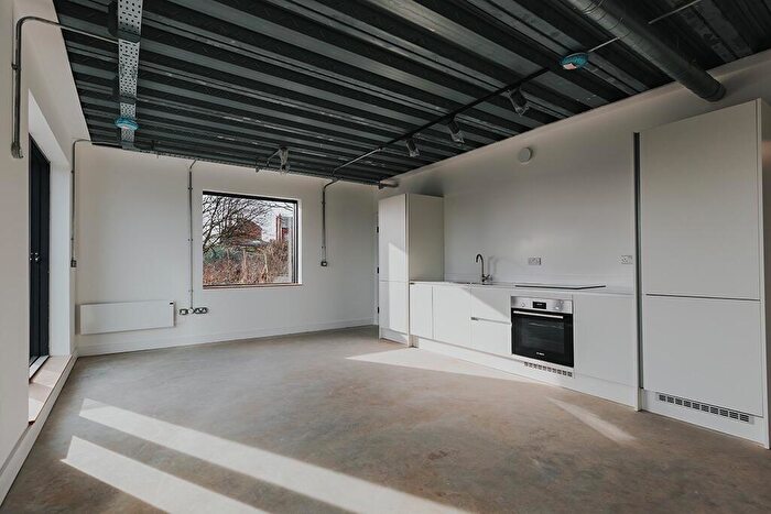 2 Bedroom Apartment For Sale In Hidden Gardens, LS5