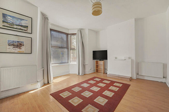 3 Bedroom End Of Terrace House For Sale In Buckingham Road, London, E15