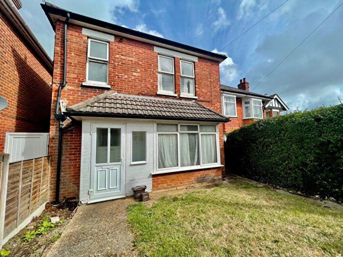 4 Bedroom House To Rent In Student Four Double Bedrooms, Winton (), P05