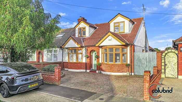 4 Bedroom Semi Detached House For Sale In Crofton Road, Grays, RM16