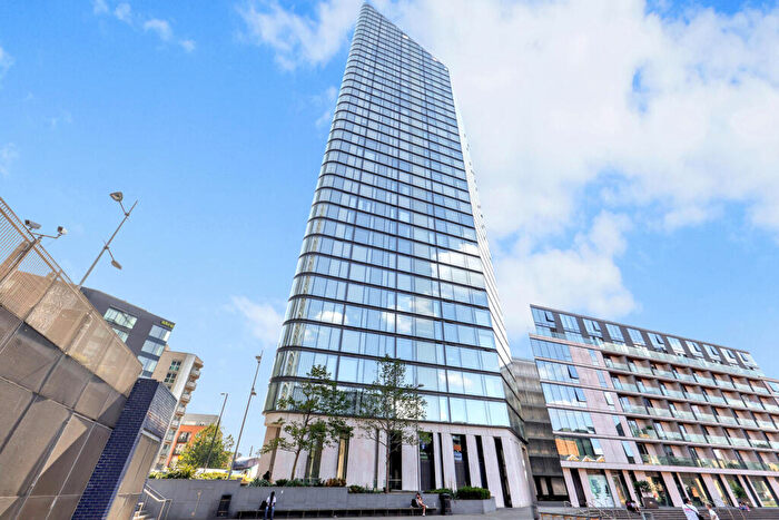 3 Bedroom Flat For Sale In Chronicle Tower, City Road, London, EC1V