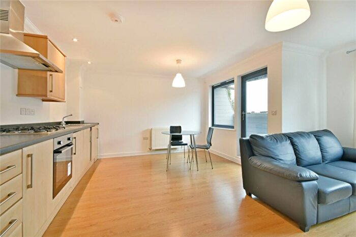 1 Bedroom Flat To Rent In College Road, Kensal Green, NW10