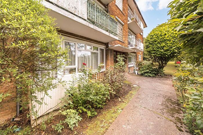 2 Bedroom Flat For Sale In The Paddocks, Wembley, HA9